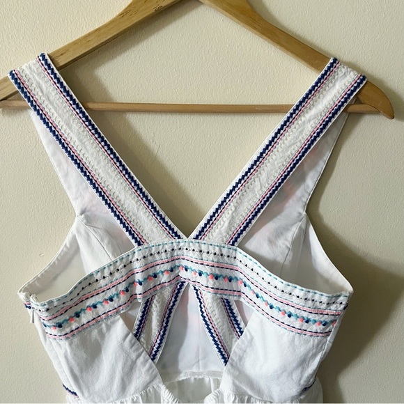 AE White Embroidered Mini Dress Size 4 Boho Hippie Festival Western Flirty - Picture 9 of 13